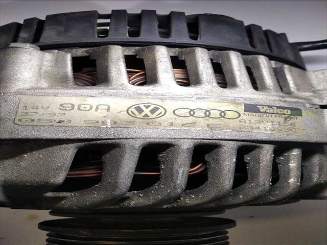 Foto 3ª: Alternador Audi A6 1.8 GASOLINA QUATRRO 5V 110kw [AEB] (1977)