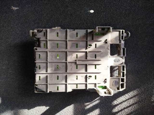 Foto 2ª: Caja Reles Fusibles Peugeot 206 VERSION INDEFINIDA (2002)