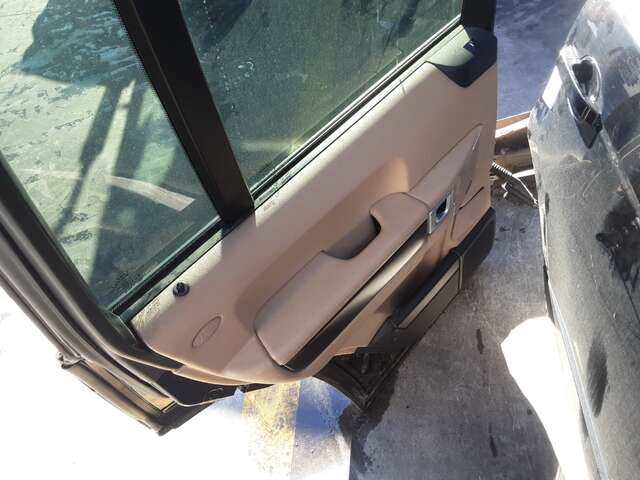 Foto 2ª: Puerta Trasera Izquierda Land Rover Range 3.6 V8 272CV 0CV [D-368DT] (2007)