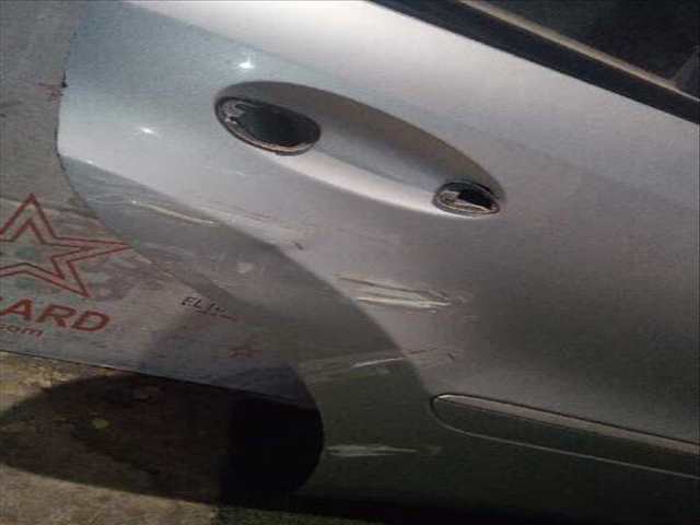 Foto 2ª: Puerta Trasera Derecha Mercedes Clase ML 300 3.0 CDI W164) 224CV 165KW AUT. OM642 [OM642940] (2008)