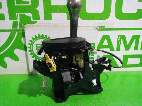 Foto 3ª: Palanca de Cambio Nissan Juke ACENTA AUT. 117CV [HR16DE] (2010)