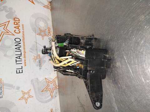 Foto 4ª: Caja Reles Fusibles Toyota Rav4 EXECUTIVE 150CV 110KW [2AD] (2011)