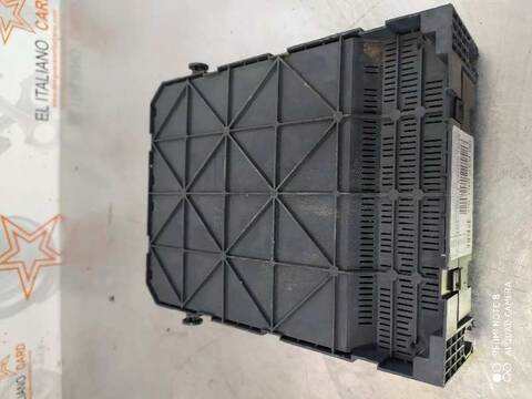 Foto 3ª: Caja Reles Fusibles Peugeot 308 CONFORT 109CV 80KW [9HZ] (2007)