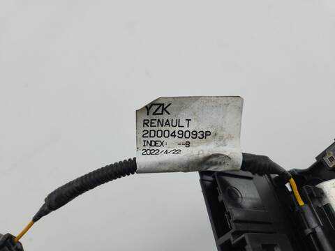 Foto 4ª: Caja Reles Fusibles Renault Captur TECHNO 140CV 103KW [H5H490] (2022)