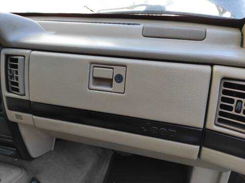 Guantera Jeep Grand Cherokee S01