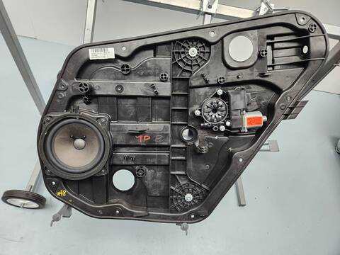 Elevalunas Manual Trasero Derecho Hyundai i40 STYLE 141CV 104KW