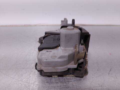 Foto 3ª: Cerradura Puerta Delantera Derecha Peugeot 307 XT 109CV 80KW [NFU] (2001)