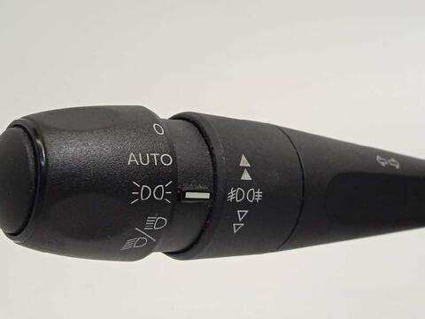 Foto 4ª: Mando Multifuncion Citroen C4 SHINE 102CV 75KW [YH01] (2018)