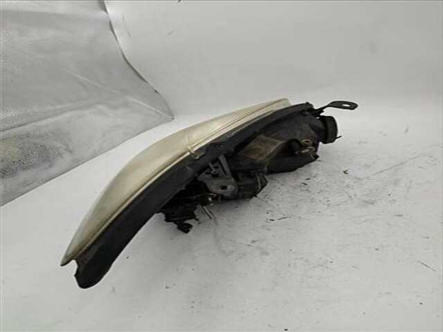 Foto 2ª: Faro Izquierdo Toyota Corolla 2.0 D-4D LUNA BERLINA [2.0 LTR. - 85 KW D-CAT] [1CDFTV]