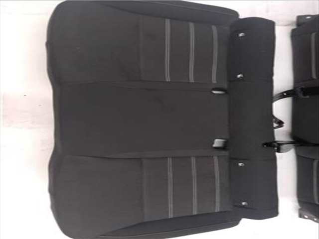 Foto 3ª: Asientos Traseros Dacia Sandero 1.0 STEPWAY COMFORT [1 0 LTR. - 67 KW TCE CAT] 91CV [H4D F4] (2022)