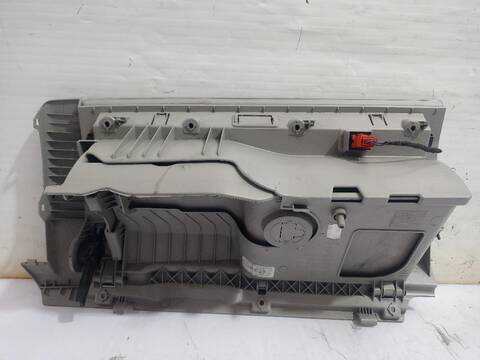 Foto 3ª: Guantera Volkswagen Transporter T6 CARAVELLE TRENDLINE [CXHB] (2019)