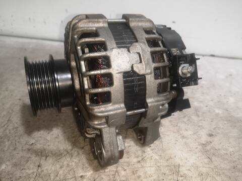 Foto 3ª: Alternador Volvo V40 D4204T9 (2023)