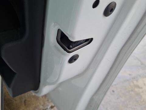 Cerradura Puerta Delantera Derecha Volkswagen Polo LIFE 95CV 70KW