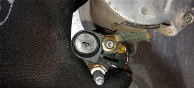 Foto 3ª: Motor de Arranque Volkswagen Golf 1.4 ADVANCE [1.4 LTR. - 90 KW 16V TSI (1390 CM3)] [CAXA]