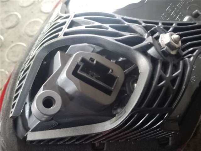 Foto 3ª: Piloto Portón Derecho Mercedes Clase C 160 2.1 C 220 D (205.304) [2.1 LTR. - 125 KW CDI CAT] [651.921]