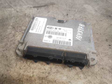 Centralita Motor ECU Volkswagen Golf AKQ BERLINA