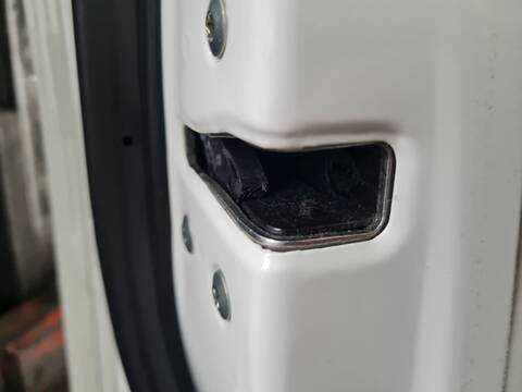 Cerradura Puerta Delantera Izquierda Kia Rio DRIVE 84CV 62KW