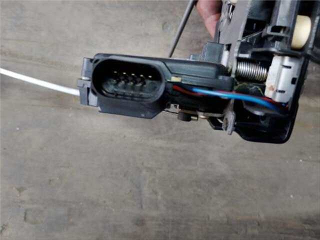 Foto 3ª: Cerradura Puerta Delantera Izquierda Audi A4 1.9 TDI (96 KW) [1.9 LTR. - 96 KW TDI] [AWX]