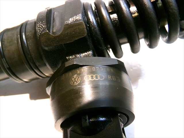 Foto 4ª: Inyectores Volkswagen Touran 1.9 TDI 2007-2010 [BLS] (2007)