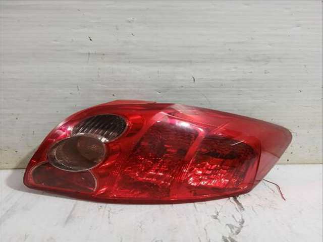 Piloto Trasero Derecho Toyota Auris 1.33 DUAL-VVTI NRE150_) 101CV