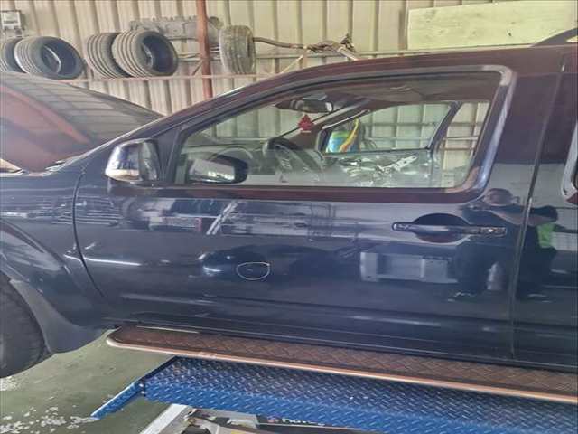 Puerta Delantera Izquierda Nissan Pathfinder 2.5 DCI SE 190CV 140KW