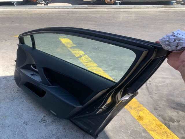 Foto 2ª: Puerta Delantera Derecha Toyota Avensis 2.0 D4D124-126CV 0CV [1AD] (2009)