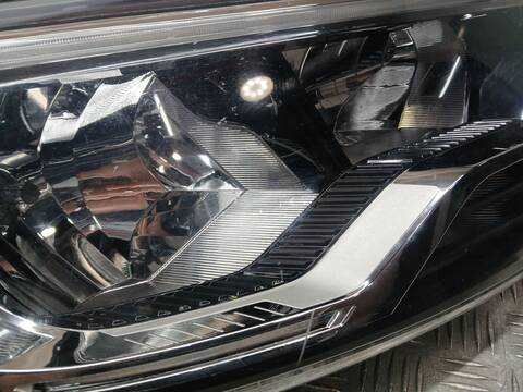 Foto 2ª: Faro Derecho Renault Express 1.5 BLUE DCI 95 F6AB) 95CV 70KW FURGONETA FURGONETA/MONOVOLUMEN [K9K876] (2023)