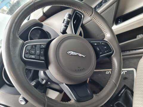 Volante Jaguar XE PORTFOLIO 180CV 132KW