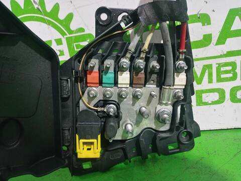 Foto 2ª: Caja Reles Fusibles Citroen C3 EXCLUSIVE 68CV [8HZDV4TD] (2009)