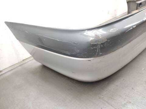 Foto 3ª: Paragolpes Trasero Toyota Avensis 1.6 AT220_) 110CV 81KW [4AFE] (1999)