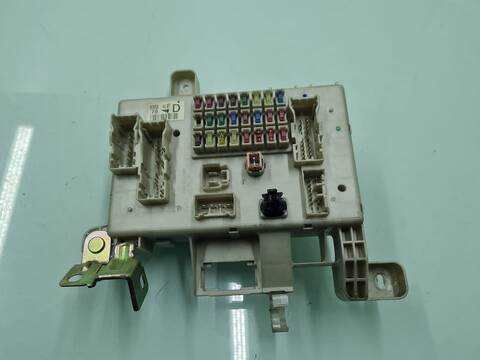 Foto 3ª: Caja Reles Fusibles Toyota Land Cruiser 3.0 D4-D VXL 166CV 122KW [1KD-FTV] (2005)