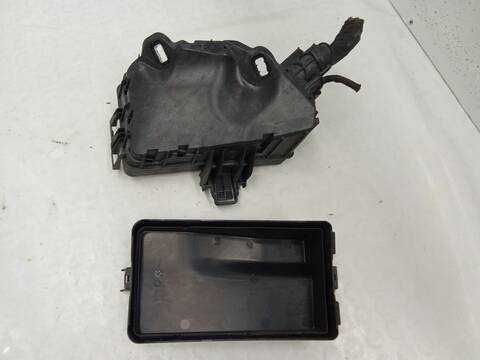 Foto 3ª: Caja Reles Fusibles Volkswagen Golf 2.0 TDI 116CV 85KW [DSUD,DXRC,DTRB,DTRD] (2022)