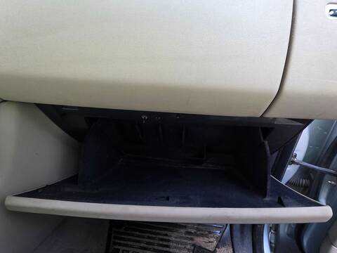 Foto 2ª: Guantera Land Rover Discovery TDV6 S 211CV 155KW (2011)