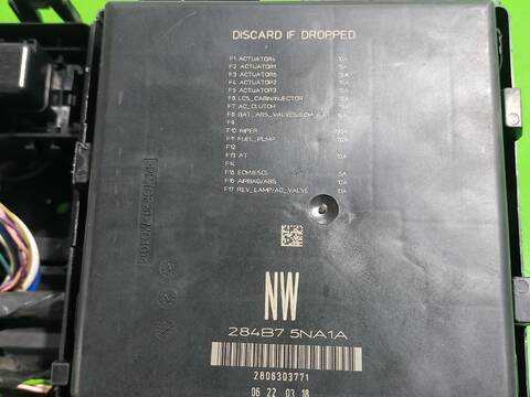 Foto 3ª: Caja Reles Fusibles Nissan Qashqai ACENTA 116CV [HRA2DDT] (2013)
