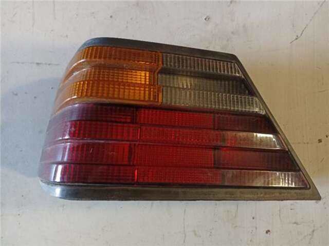 Piloto Trasero Izquierdo Mercedes Clase E 180 2.5 D 250 (124.125) [2.5 LTR. - 66 KW DIESEL CAT]