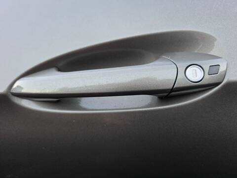 Maneta Exterior Delantera Izquierda Mercedes Clase E 180 OM651911 COUPE AUT.