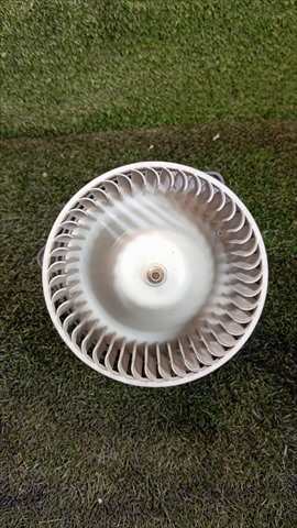 Foto 4ª: Ventilador de Calefacción Nissan Navara 2.5 TD D22 133CV 4X4 [YD25] (2005)