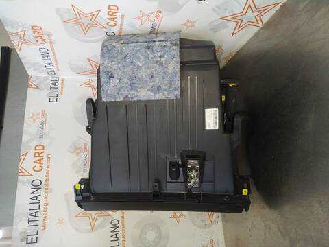 Foto 3ª: Guantera Renault Megane ZEN BERLINA 110CV 81KW IV BERLINA 5P [K9K G6] (2017)