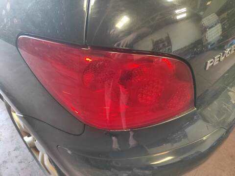 Piloto Trasero Izquierdo Peugeot 307 9HY BERLINA