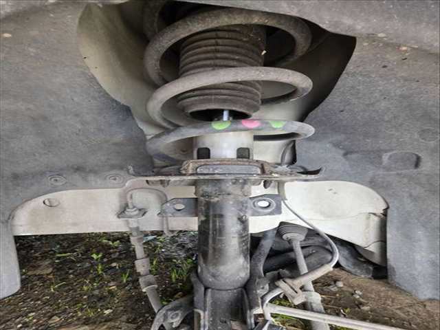 Amortiguador Delantero Izquierdo Ford Fiesta XUJB