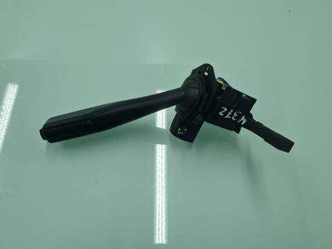Foto 3ª: Mando Multifuncion Volkswagen Golf 1.6 TDI DPF 105CV 77KW [CAY] (2010)