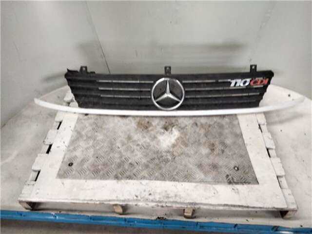Rejilla Delantera Mercedes Vito 2.2 110 CDI (638.094) [2.2 LTR. - 75 KW 16V CDI TURBODIESEL CAT]