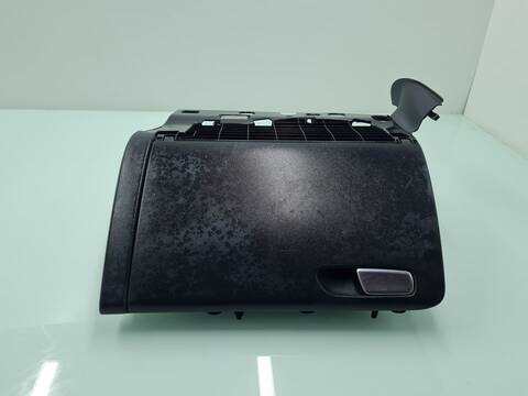 Guantera Audi A4 BASICO 190CV 140KW