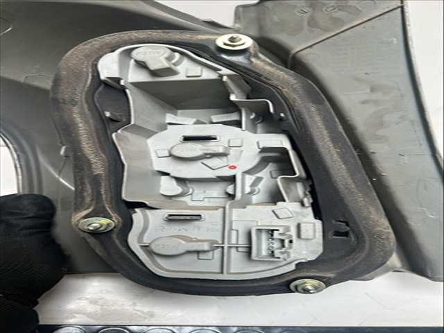 Foto 2ª: Piloto Trasero Derecho Toyota Corolla 2.2 CDI VERSO [2AD-FTV] (2005)