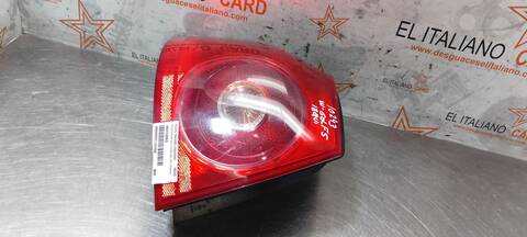 Foto 2ª: Piloto Trasero Izquierdo Volkswagen Golf HIGHLINE BERLINA 140CV 103KW [BKD] (2004)