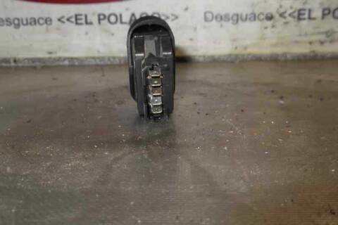 Foto 2ª: Botonera Elevalunas Dacia Duster 1.5 DCI DIESEL CAT 86CV 63KW [K9K 8 7] (2010)