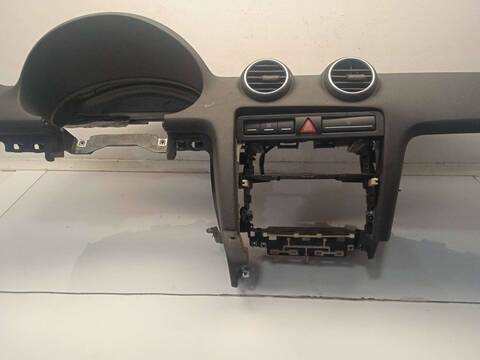 Foto 3ª: Salpicadero Audi A3 2.0 TDI 140CV 103KW [BKD] (2006)