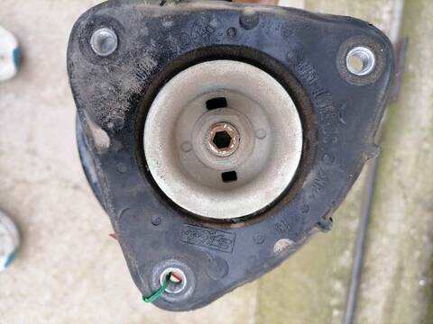 Foto 2ª: Amortiguador Delantero Izquierdo Ford Focus TREND 90CV 66KW [HHDA] (2010)