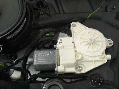 Foto 3ª: Elevalunas Eléctrico Delantero Izquierdo Mercedes Clase A 140 A 180 CDI BLUEEFFICIENCY 176.012) 109CV 80KW [K9K] (2016)