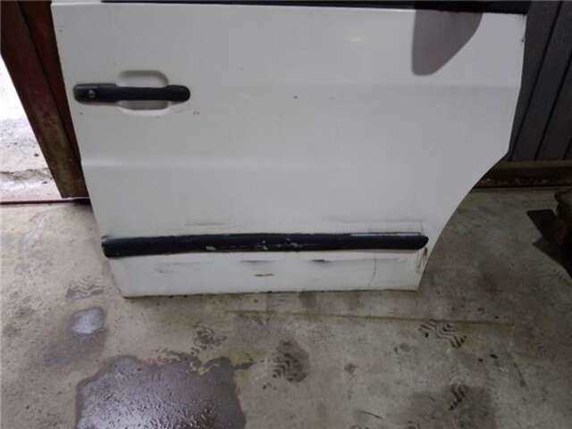 Foto 3ª: Puerta Delantera Derecha Mercedes Vito 2.2 110 CDI (638.094) [2.2 LTR. - 75 KW 16V CDI TURBODIESEL CAT] [611980]